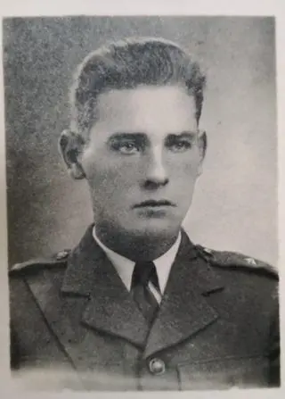 Młody Zdzisław Nowosielski w mundurze
