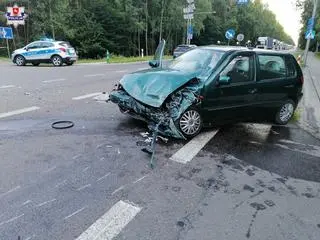 Miała ponad 3,5 promila i dwójkę małych pasażerów. Doprowadziła do wypadku