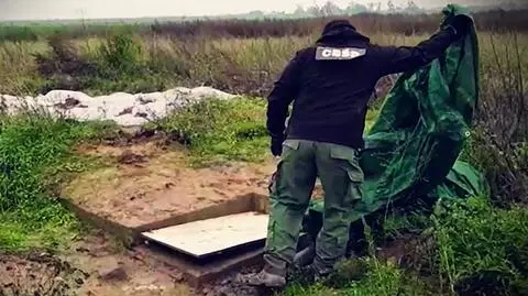 Wejście do pomieszczenia z prowadziło przez właz