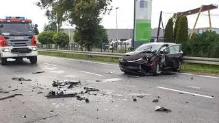 Siła uderzenia zniszczyła oba auta