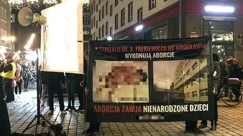 Plakaty z martwymi płodami pojawiały się w przestrzeni publicznej
