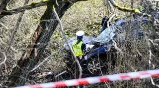 Auto wpadło do rzeki. Zginęła kobieta i trzech mężczyzn