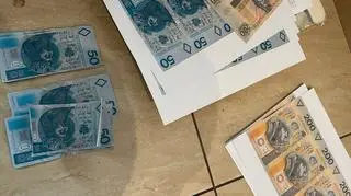 Część banknotów wymagała pocięcia