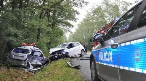 W wypadku na DW323 zginął 29-letni kierowca