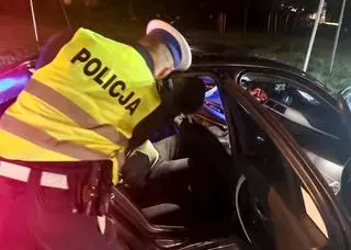 Pościg za pijanym kierowcą bez prawa jazdy