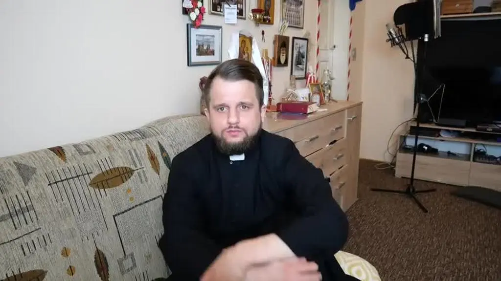 KSIĄDZ RAPUJE O KORONAWIRUSIE! Zostań w DOMU!