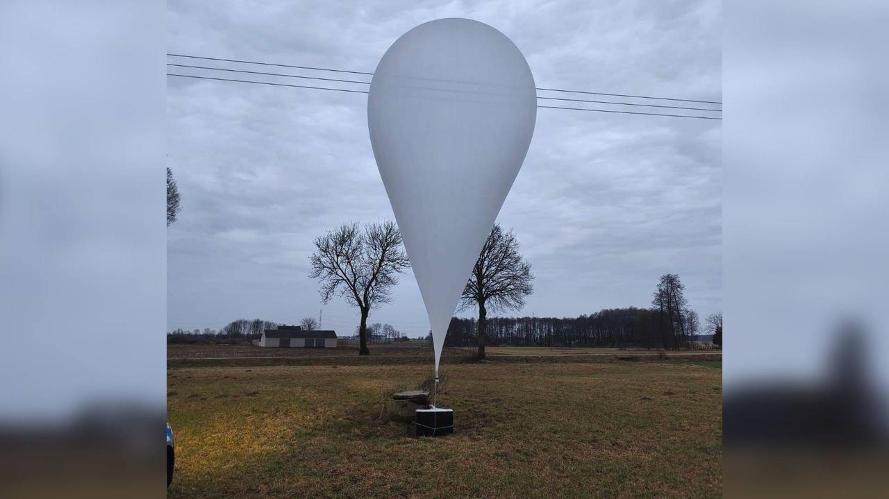 Znaleziono kolejne balony i pakunki owinięte folią