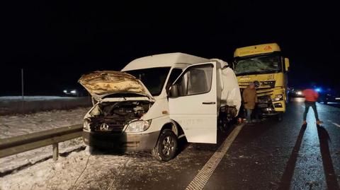 Żabikowo. Ciężarówka wjechała w busa. Nie żyją dwie osoby