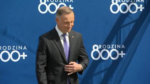 Prezydent Duda podpisuje ustawę o 800 plus