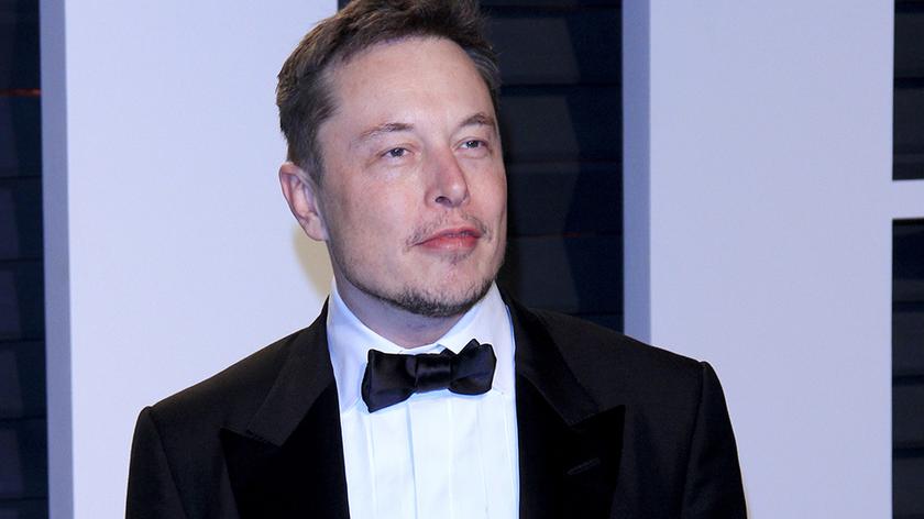 Elon Musk pokazuje nowo narodzonego syna