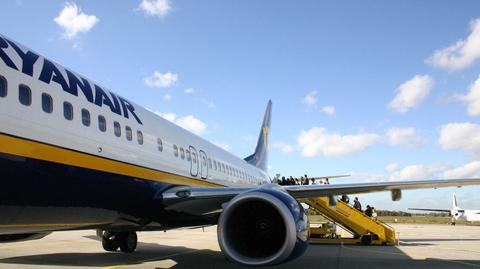 Samoloty Ryanair na lotnisku w Dublinie. Wideo archiwalne