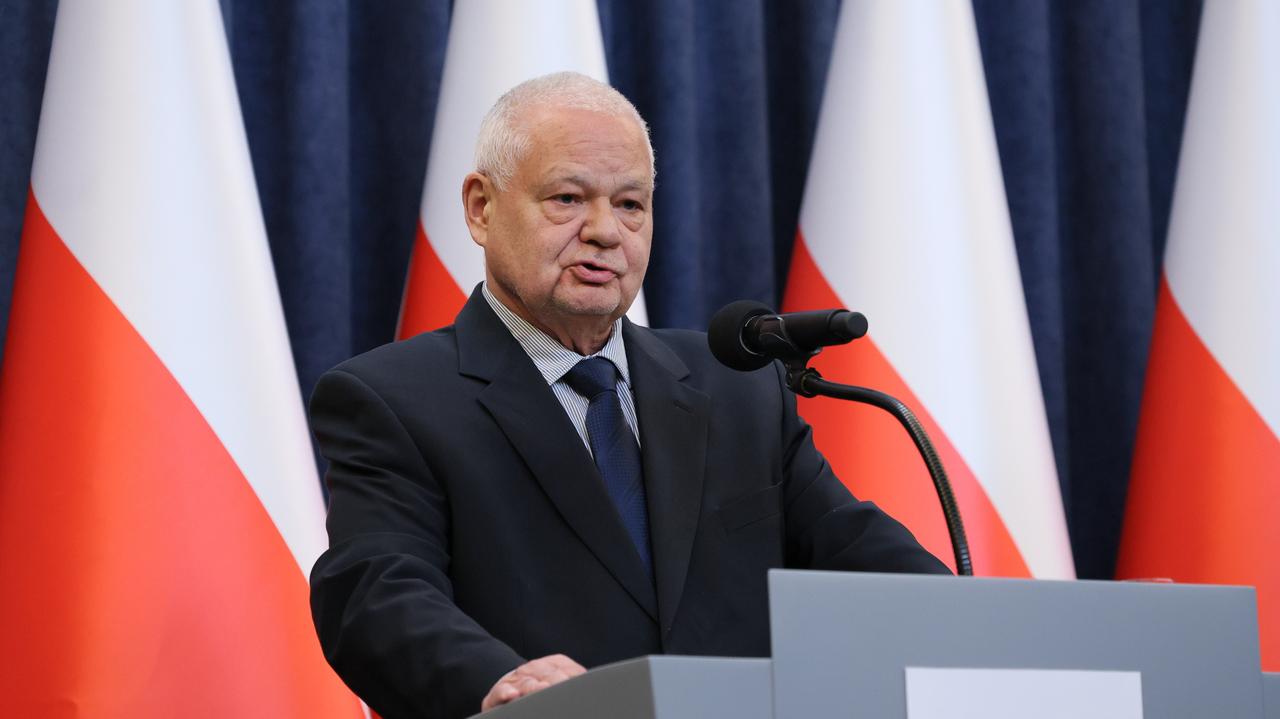 Czy prezes NBP podejmuje decyzje pod wpływem polityków? Sondaż