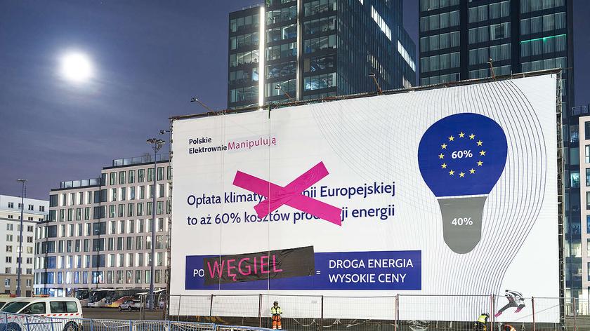 Kampania "żarówkowa". Aktywiści przerobili billboard