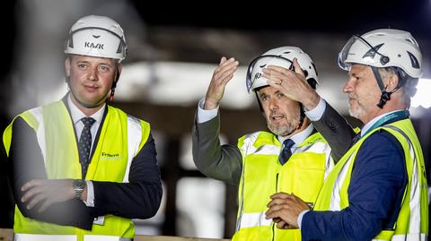 Król Fryderyk X odwiedza plac budowy tunelu Fehmarn Belt w Rodbyhavn