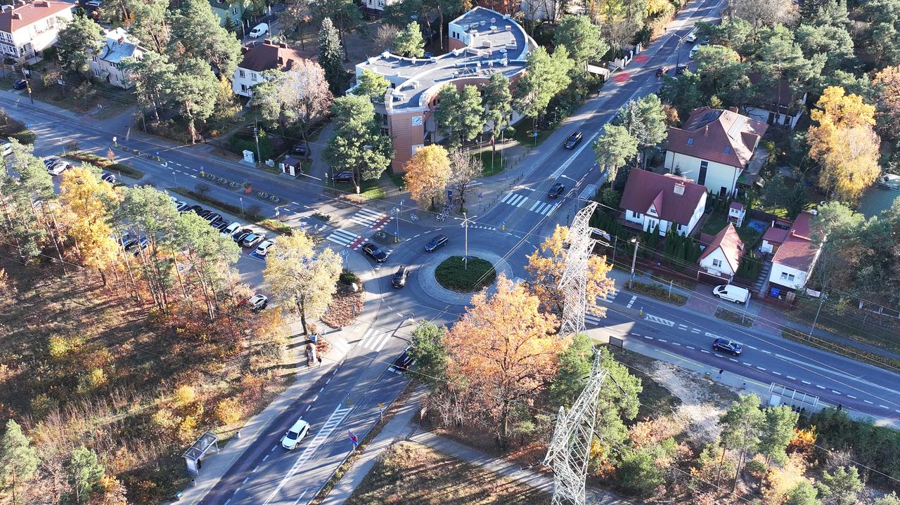 Rozważają trzy warianty, w każdym tunel pod dzielnicą