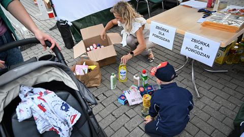 "Z czym zostajemy? Z niczym". W całym kraju trwają zbiórki darów dla powodzian