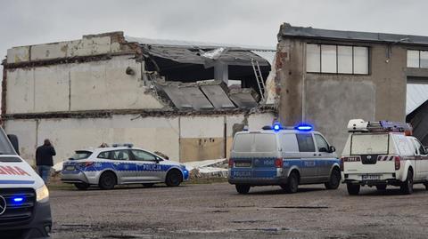 Straż pożarna o zawaleniu stropu hali