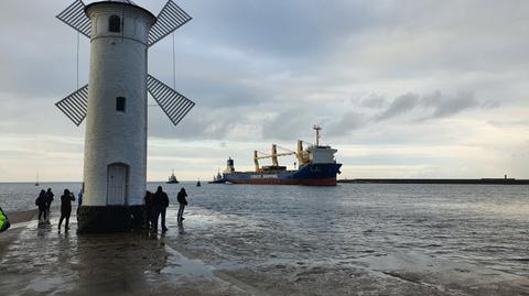 Statek z wielkim wiertłem dotarł do portu w Świnoujściu