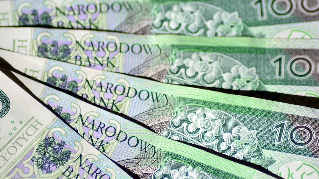 Rząd sięgnął po zapasy. Poduszka płynnościowa topnieje
