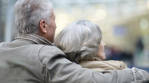 Rząd chce obniżyć wiek emerytalny. O ile świadczenia będą niższe? 
