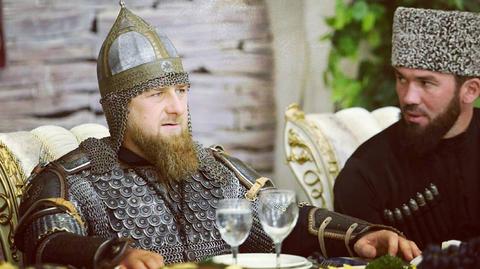 Ramzan Kadyrow świętował w stroju rycerza