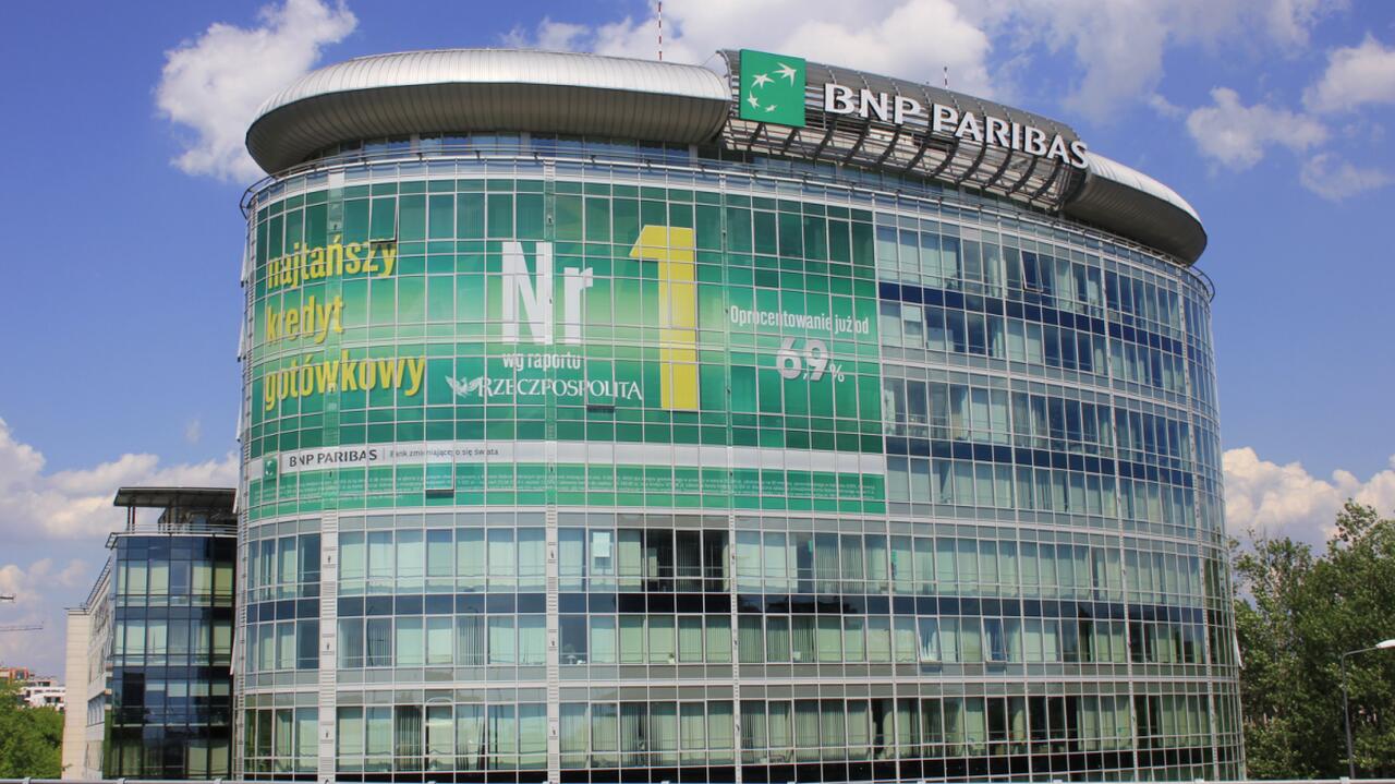 Bnp paribas. BNP Paribas Москва. BNP Paribas фото. Paribas Bank Polska. BNP Paribas фото здания.
