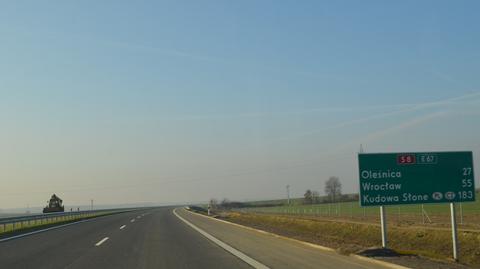 Błękitny 24 nad autostradą A1