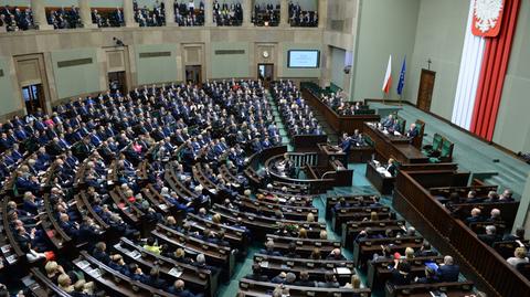 Ile zarabiają posłowie?