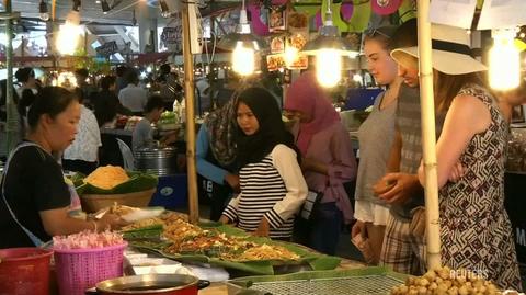 Bangkok bez ulicznego jedzenia? Władze zmieniają zdanie