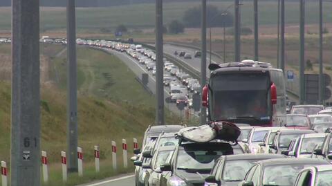 Tłok na polskich autostradach. Kierowcy wyprzedzili prognozy o 15 lat