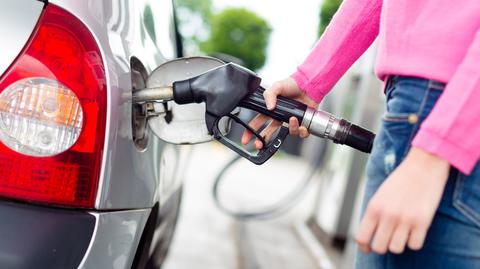 Minister Adamczyk: nie będzie podwyżki opłaty paliwowej