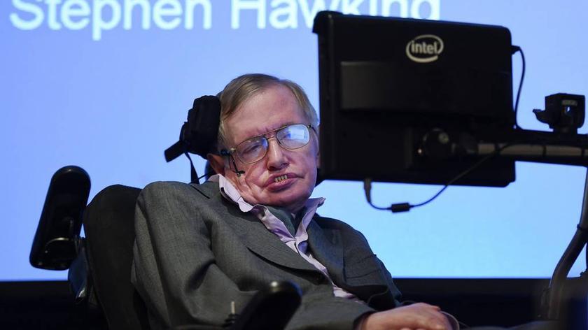 Doktorat Hawkinga internetowym hitem 