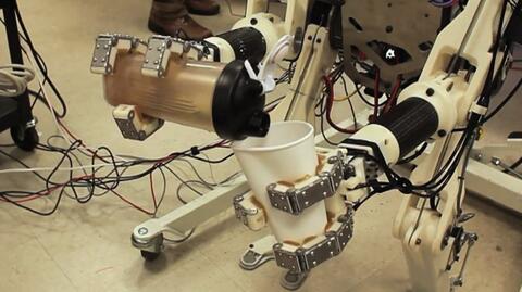 "Zaprojektowaliśmy robota, który będzie silniejszy od człowieka"