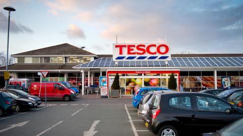 Nietrafiona inwestycja Tesco. Chce się pozbyć tureckiej marki