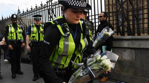 Londyńscy policjanci bezbronni. Broń ma przy sobie niecałe 9 procent (2017 r.)