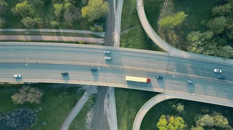 Autostrady i drogi szybkiego ruchu pustoszeją