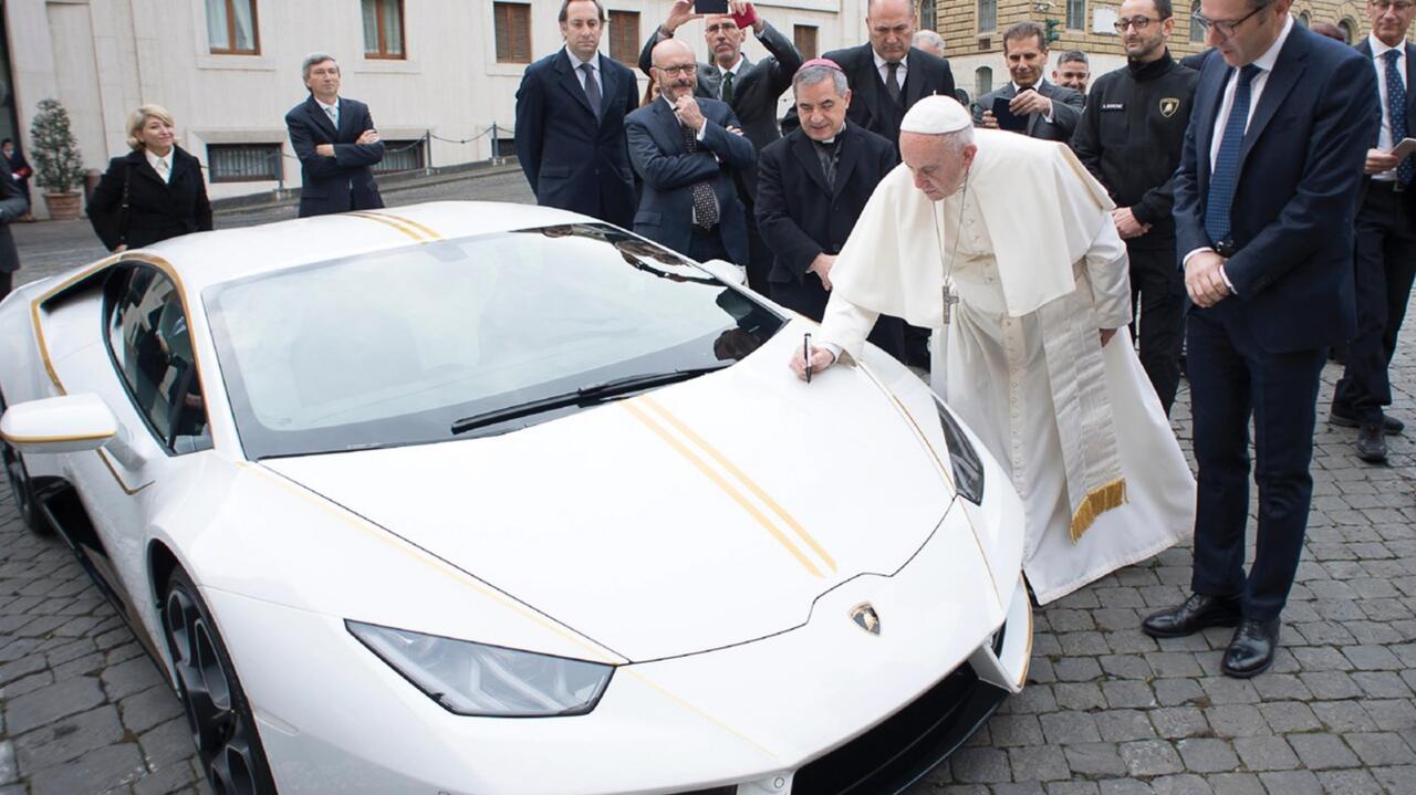El Lamborghini del Papa fue comprado por una empresa española