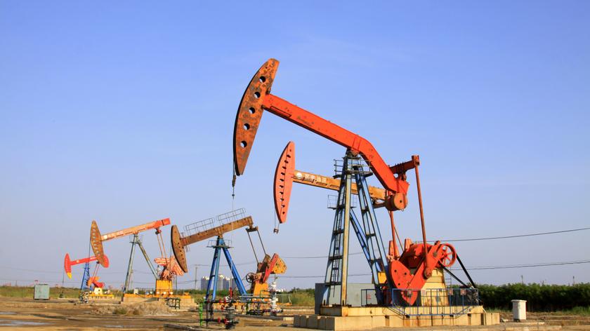 Szefowa KE: proponujemy całkowity zakaz importu ropy naftowej z Rosji