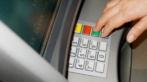 Koniec ery bezpłatnych bankomatów?
