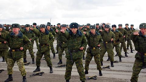 Rosyjska armia pręży muskuły