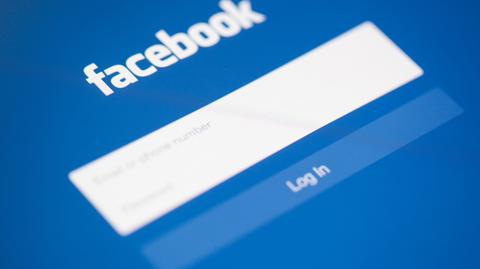 Za złamanie regulaminu i korzystanie z Facebooka w czasie pracy możemy nawet wylecieć z firmy 