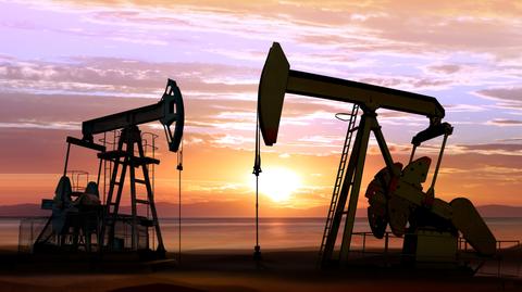 Ceny ropy naftowej. Ekspert o prognozach