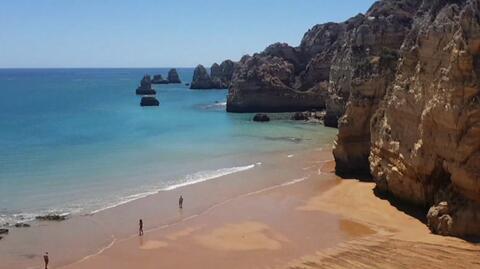 Piękne plaże i zaciszne zatoki w Algarve