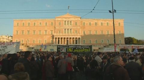 Co najmniej 15 tysięcy osób manifestowało w niedzielę wieczorem w Atenach