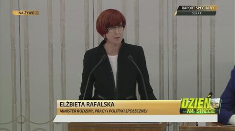 Elżbieta Rafalska odpowiada na pytania senatorów w sprawie programu Rodzina 500 plus