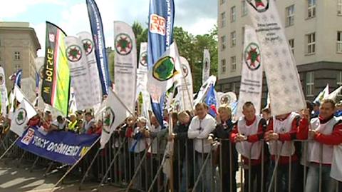Kongres w Katowicach, związkowcy protestują