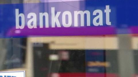 Koniec ery bezpłatnych bankomatów?