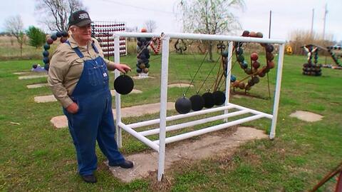 Nietypowa pasja farmera z Oklahomy. Tworzy instalacje z kuli do kręgli 