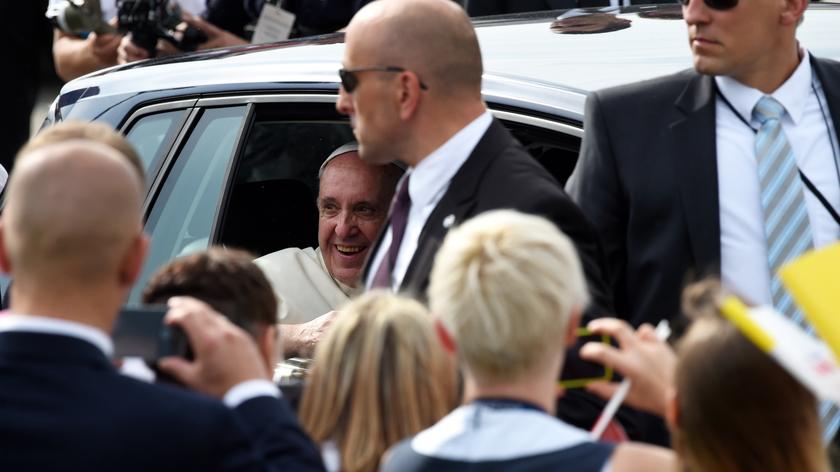 Papież jeździ "samochodem ludu". Potem trafi on na aukcję