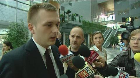 Piotr Wawrzeński o sytuacji przed budynkiem TVP (TVN24)